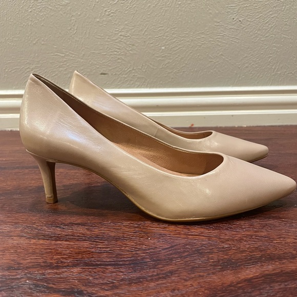 ANTONIO MELANI TAN HEELS - Picture 5 of 6